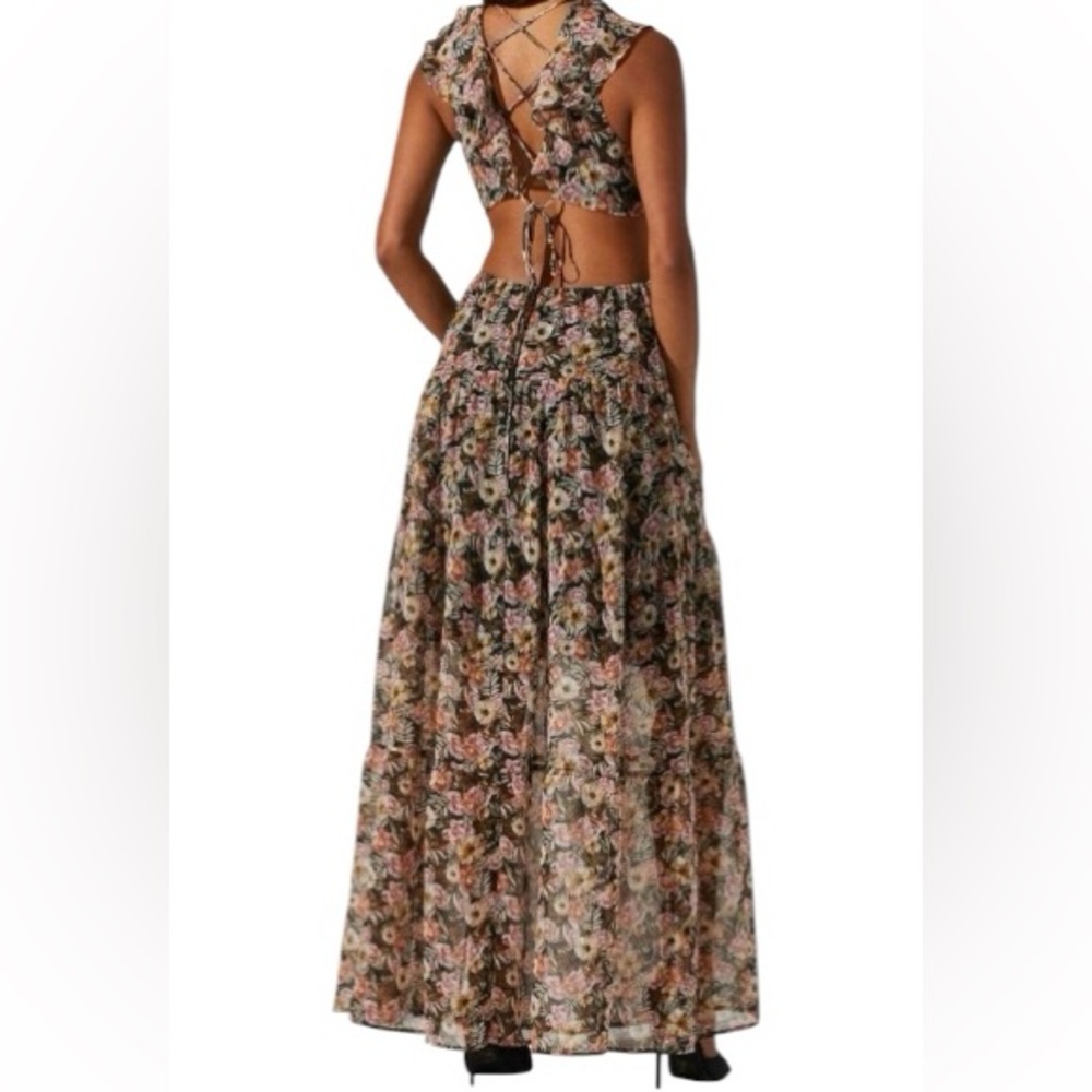 ASTR Floral Print Cutout Maxi Dress - Picture 4 of 17